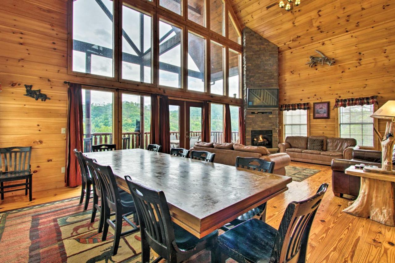 Expansive Gatlinburg Cabin Hot Tub, Deck And Grill! Eksteriør bilde