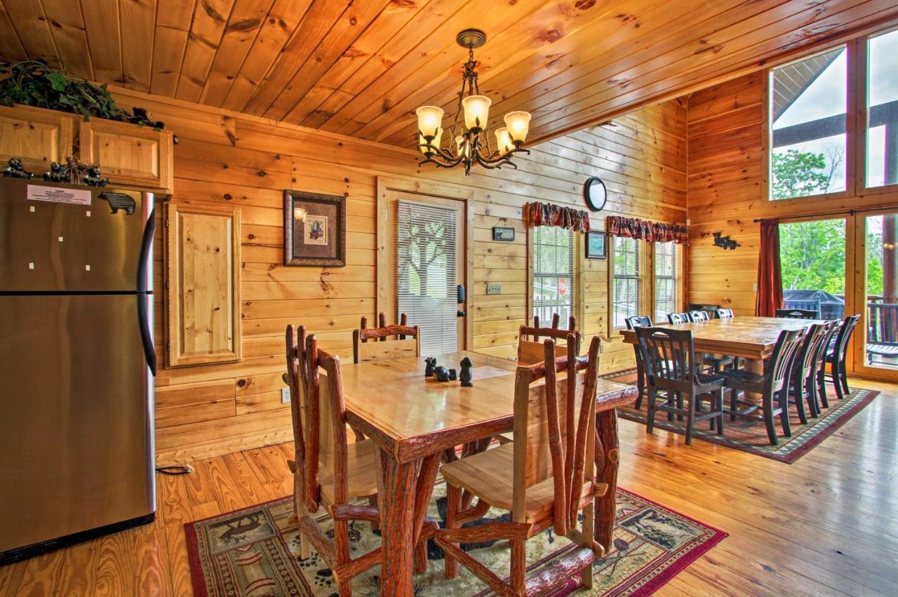 Expansive Gatlinburg Cabin Hot Tub, Deck And Grill! Eksteriør bilde