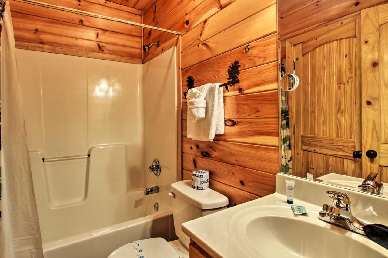 Expansive Gatlinburg Cabin Hot Tub, Deck And Grill! Eksteriør bilde